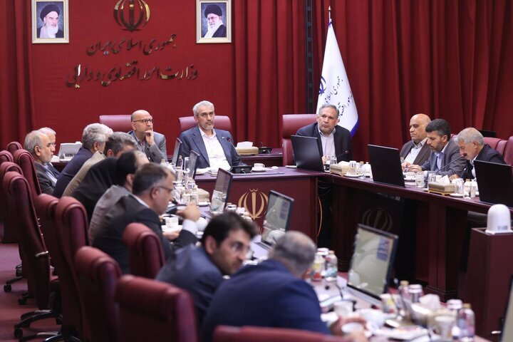 گزارش ۱۰۰ روزه وزیر اقتصاد به نمایندگان خانه ملت ارائه شد گزارش ۱۰۰ روزه وزیر اقتصاد به نمایندگان خانه ملت ارائه شد