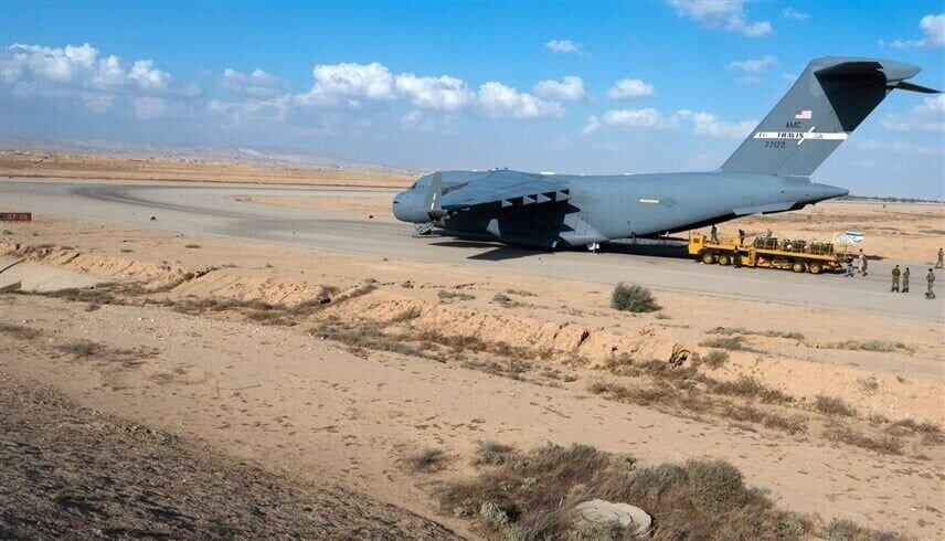 ورود تجهیزات نظامی به پایگاه آمریکا در شمال شرق سوریه ورود تجهیزات نظامی به پایگاه آمریکا در شمال شرق سوریه