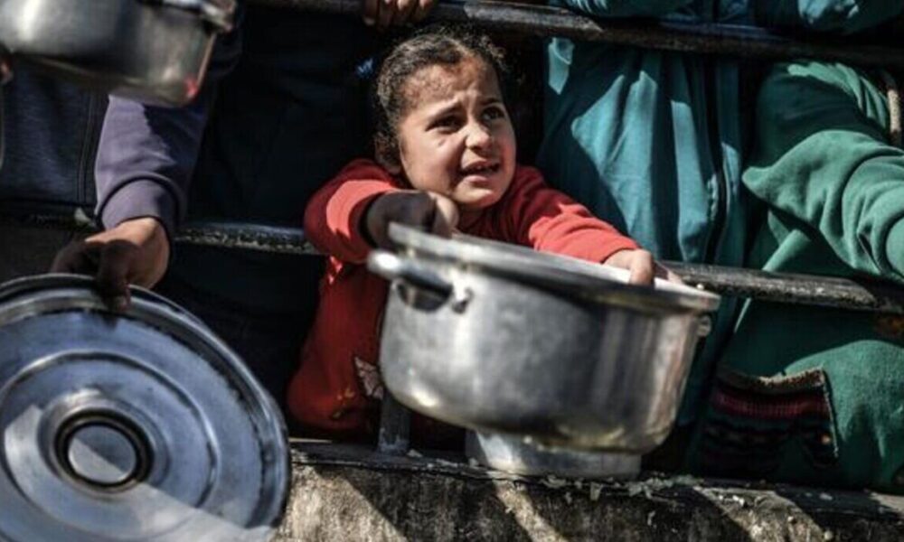 اسرائیل مردم غزه را عمداً گرسنه نگه می‌دارد