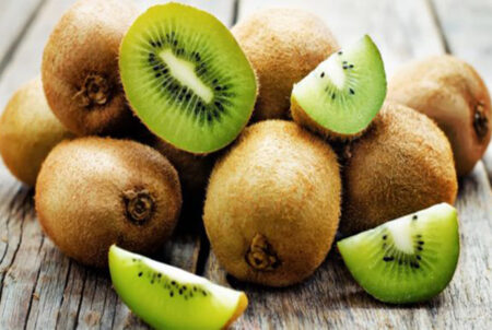 مصرف این میوه در روز به رفع یبوست کمک می‌کند