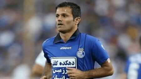 پیشکسوت فوتبال ایران در بیمارستان بستری شد