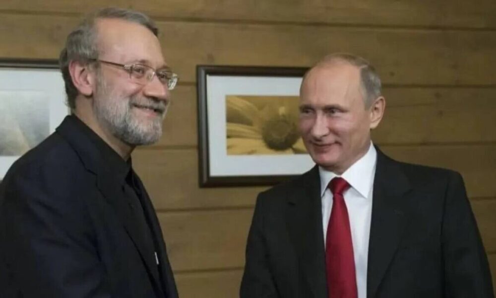 لاریجانی پیام رهبر معظم انقلاب را به پوتین ارائه کرد لاریجانی پیام رهبر معظم انقلاب را به پوتین ارائه کرد