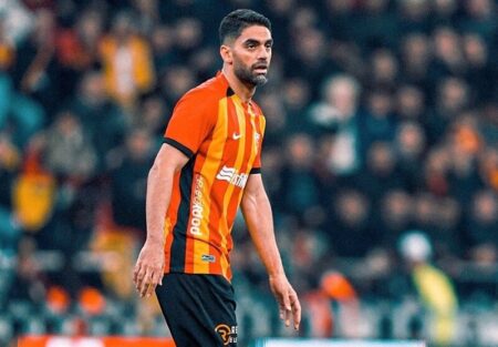 اقدام جنجالی علی کریمی در ترکیه، پای فیفا را وسط کشید!