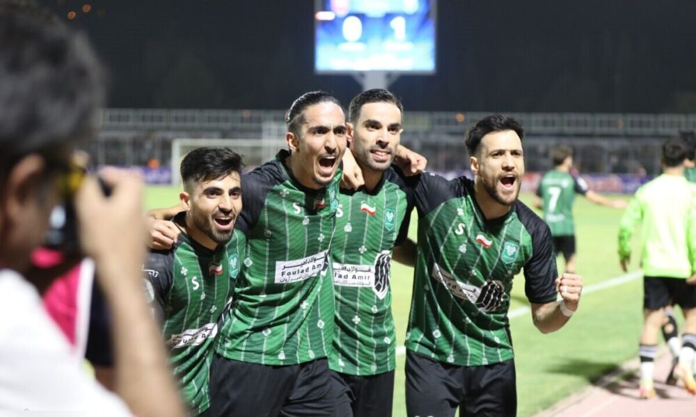 خوشحالی بازیکنان خیبر خرم آباد