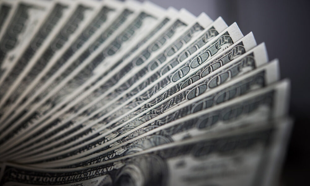 تامین بیش از ۳۲ میلیارد دلار ارز برای واردات کالاهای اساسی و صنعتی