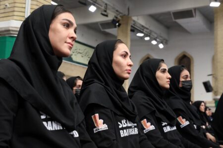 حجاب متفاوت دختران ورزشکار در بیت رهبری +عکس حجاب متفاوت دختران ورزشکار در بیت رهبری +عکس