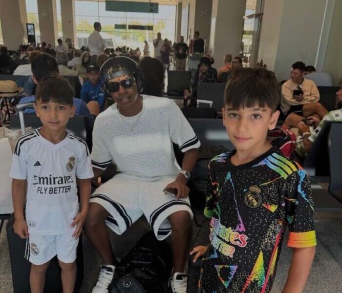 این ستاره فوتبال دیگر مجانی امضا نمی‌دهد!