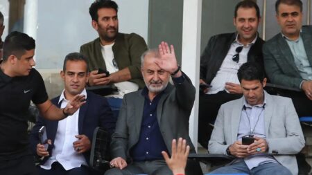 آقای درویش! تکلیف آن ۱۵ میلیارد تومان را مشخص کن، بعد برو! آقای درویش! تکلیف آن ۱۵ میلیارد تومان را مشخص کن، بعد برو!