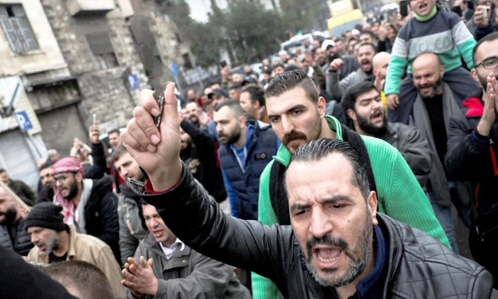 اعتراضات مردمی علیه مزدوران ریاض در «عدن» یمن اعتراضات مردمی علیه مزدوران ریاض در «عدن» یمن