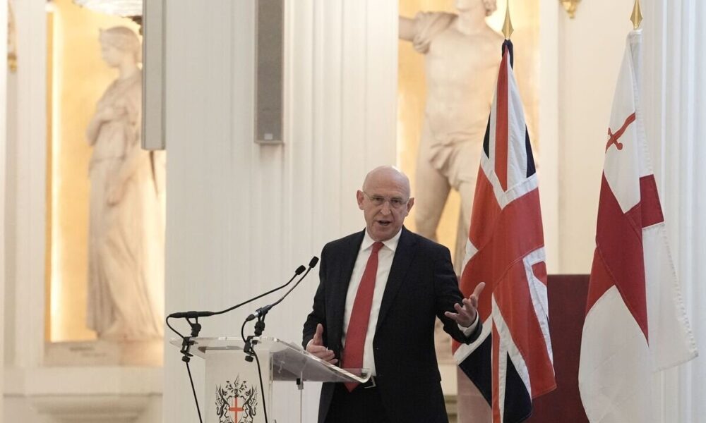 انگلیس برای اعزام نیرو به اوکراین آماده می‌شود