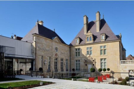 سرقت بزرگ از فرانسه؛ این بار سارقان با گنج فرار کردند سرقت بزرگ از فرانسه؛ این بار سارقان با گنج فرار کردند