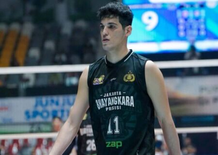 پزشک سرشناس ایرانی برای معاینه صابر کاظمی در قطر به دردسر افتاد!