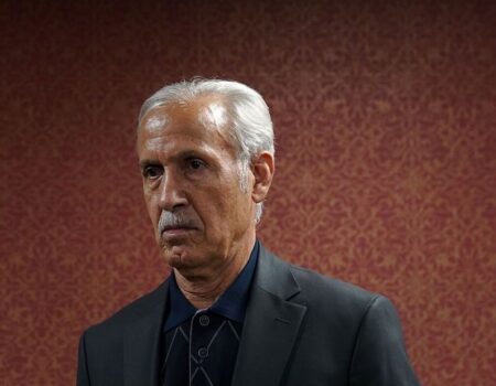 کارشناس فوتبال: در ایران مربی داریم که ۳۰ سالش نیست اما نمی‌تواند دو تا روپایی بزند!