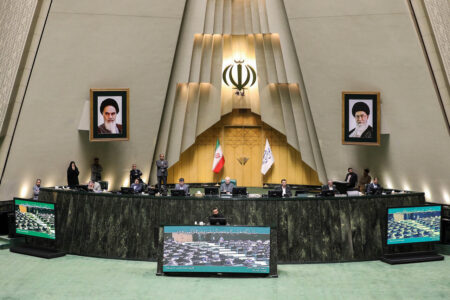 انحلال بانک آینده گام بزرگی برای مقابله با مافیای ثروت بود