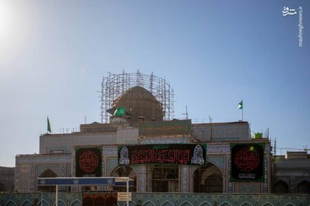 عکس/ نصب کتیبه‌های شهادت حضرت زهرا(س) در کربلا