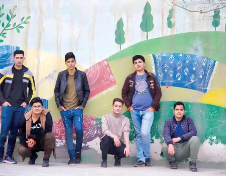 مراقب باشید؛ نسل آینده را از خود دور نکنید!