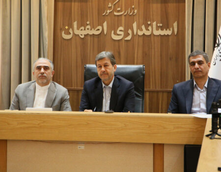 پروژه‌های خورشیدی اصفهان افتتاح شد | گام بلند دولت برای توسعه انرژی‌های تجدیدپذیر