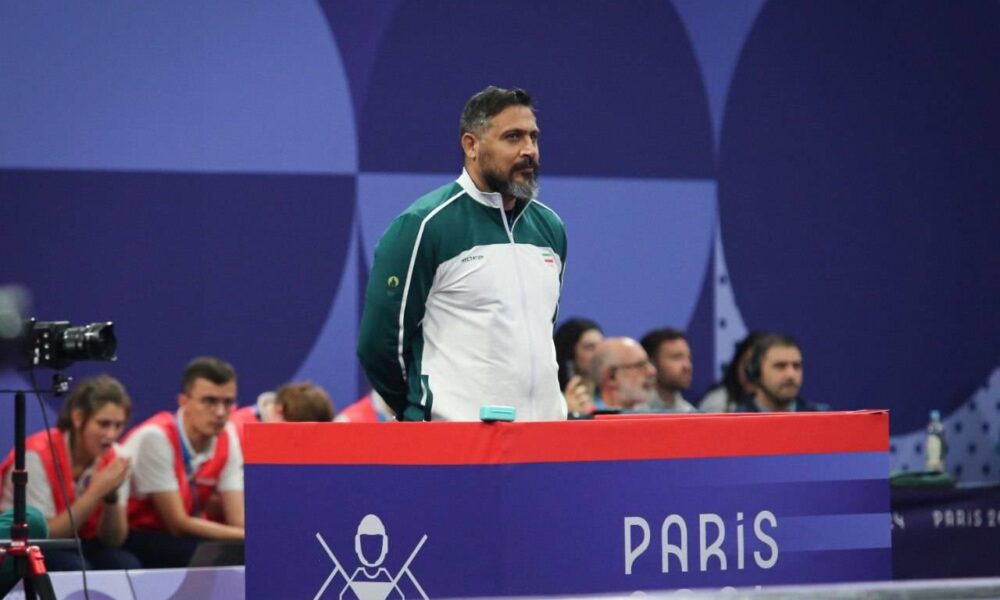 سرمربی تیم ملی: قلیان می‌کشم اما هیزی نمی‌کنم و قاچاق‌فروش هم نیستم