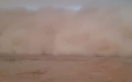 ریزگردها دوباره برگشتند/ طوفان شن در راه این ۴ استان!