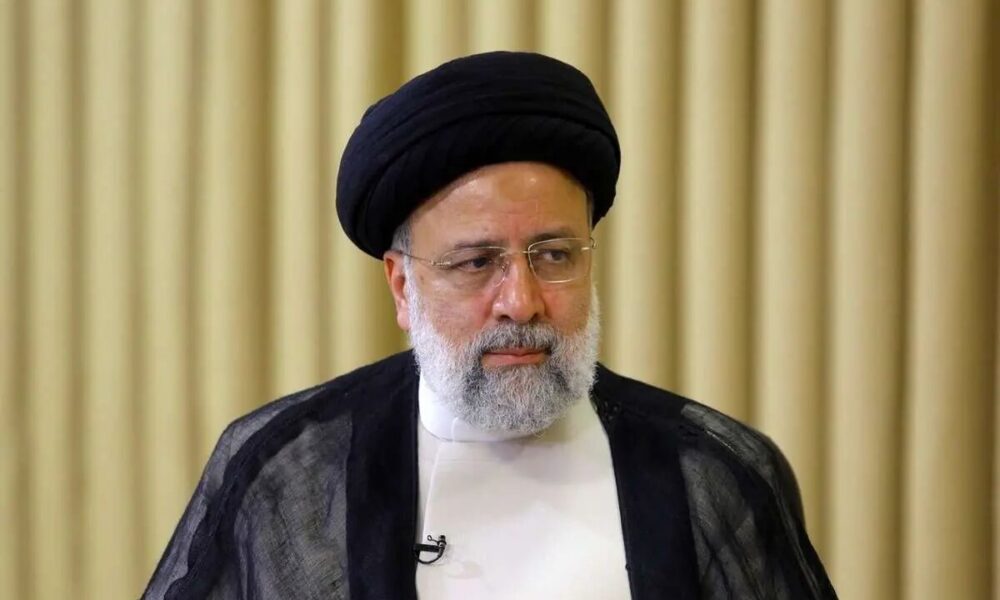 حکم اعدام شهید رئیسی برای یک کارتونیست را رهبری رد کرد حکم اعدام شهید رئیسی برای یک کارتونیست را رهبری رد کرد