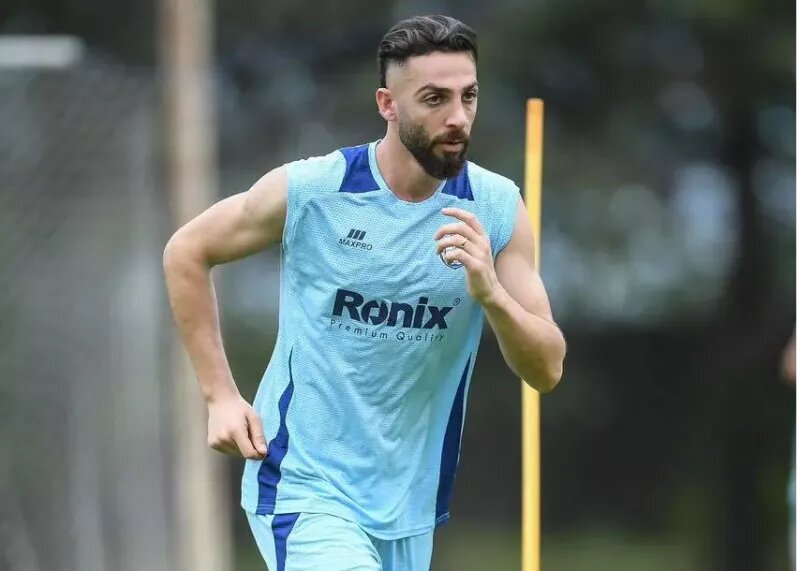 ضربه عجیب ستاره پرسپولیسی همسرش را راهی بیمارستان کرد! ضربه عجیب ستاره پرسپولیسی همسرش را راهی بیمارستان کرد!