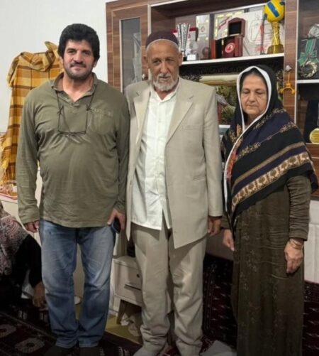 رسول خادم به روستای صابر کاظمی رفت +عکس