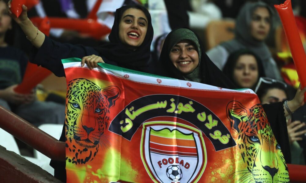 از تابلو «ورود ممنوع» تا فریاد شادی بانوان اهوازی +تصاویر از تابلو «ورود ممنوع» تا فریاد شادی بانوان اهوازی +تصاویر