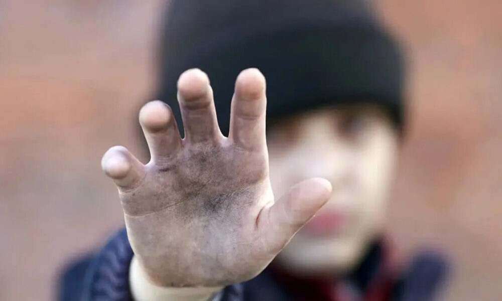 برای خروج کودکان کار از چرخه فقر این راه را امتحان کنید