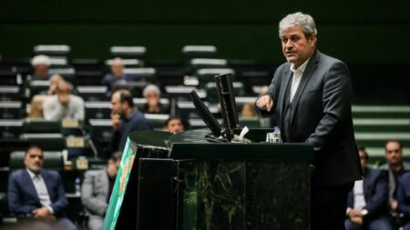 تحقق رشد ۸ درصدی دشوار، اما ممکن است/ دولت ناتوانی در اجرای برخی احکام را اصلاح کند تحقق رشد ۸ درصدی دشوار، اما ممکن است/ دولت ناتوانی در اجرای برخی احکام را اصلاح کند