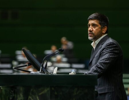 دبیر: برخی مسئولان کشور می‌ترسند بگویند اینترنشنال آشغال است!