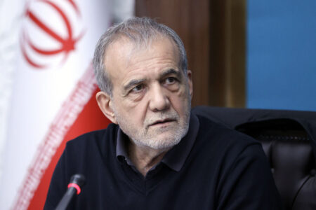 آقای پزشکیان حقوق ما خیلی کم است