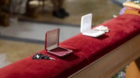 هدیه معنوی پاپ برای رابرت دنیرو