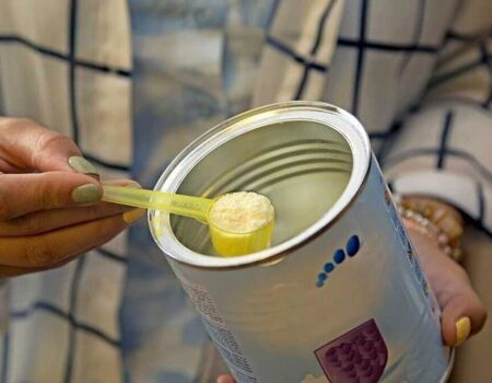 مادران نگرانند؛ سواستفاده‌هایی که به بحران شیرخشک دامن می‌زند