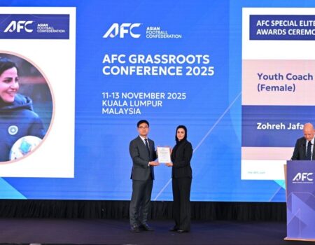 زهره جعفری بهترین مربی آسیا شد +عکس