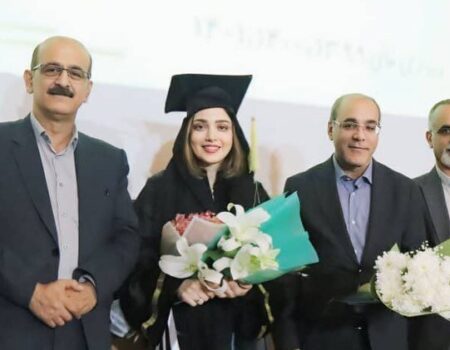 وقتی دانشگاه با فرش قرمز اشتباه گرفته شد/ شوآف عجیب بهنوش طباطبایی در بابل!