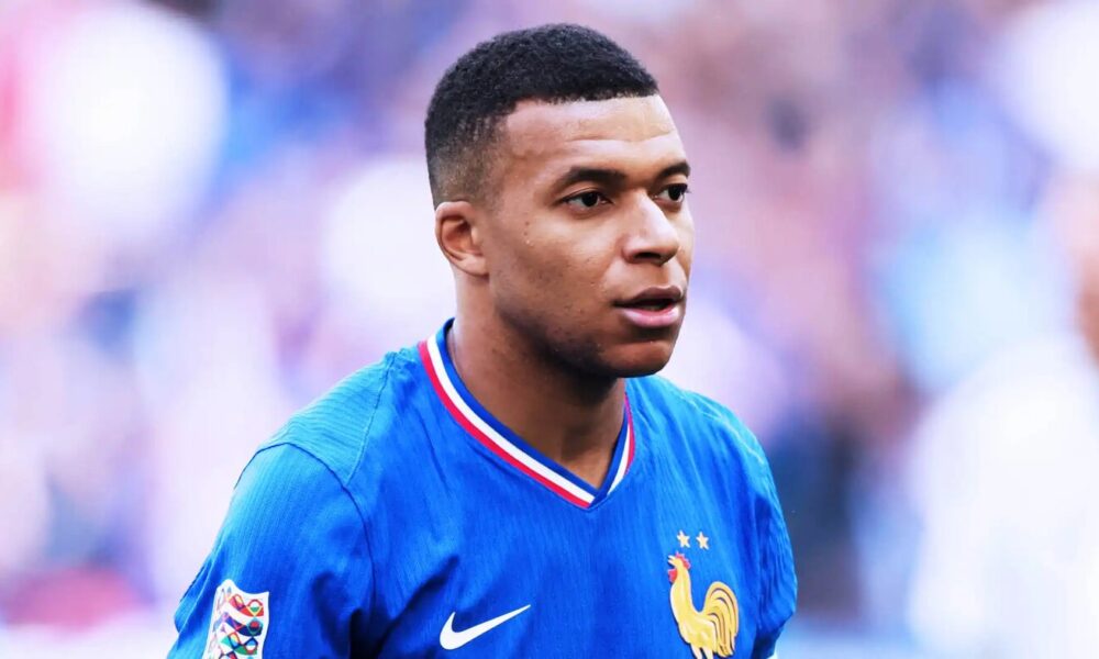 خبر بد برای علی دایی؛ امباپه در راه است! خبر بد برای علی دایی؛ امباپه در راه است!