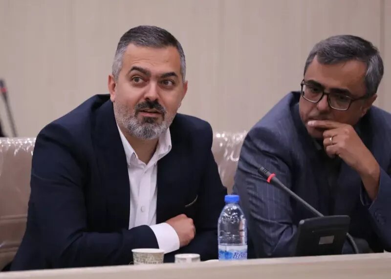 مالک باشگاه خیبر، مدیرعامل جدید را فراری داد! مالک باشگاه خیبر، مدیرعامل جدید را فراری داد!