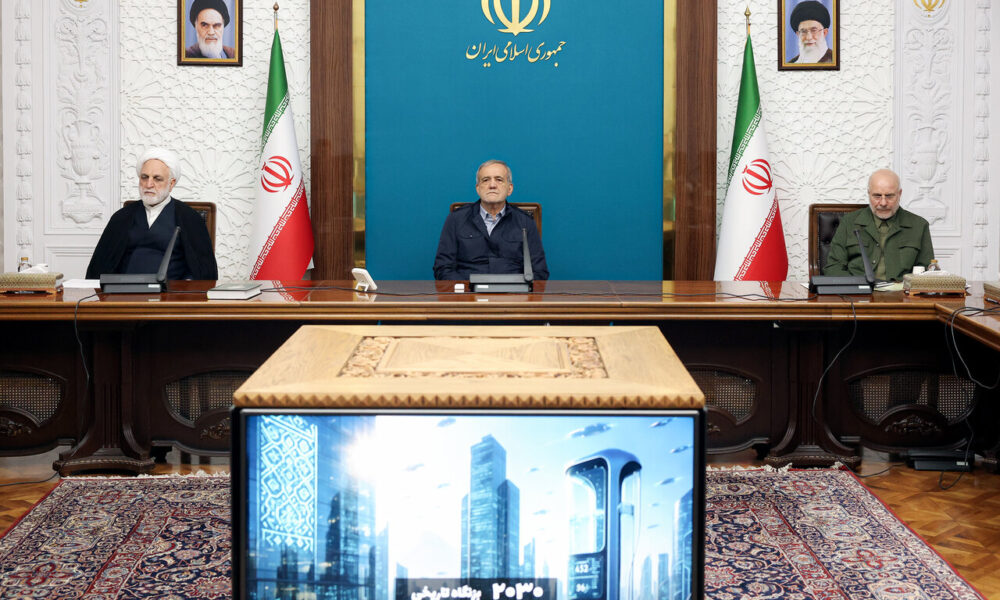 نشست فعالان اقتصاد دیجیتال با سران قوای سه‌گانه