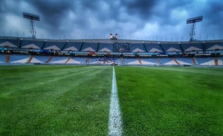 شهردار تهران برای ورزشگاه آزادی رقیب تراشید!