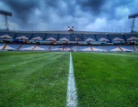 شهردار تهران برای ورزشگاه آزادی رقیب تراشید!