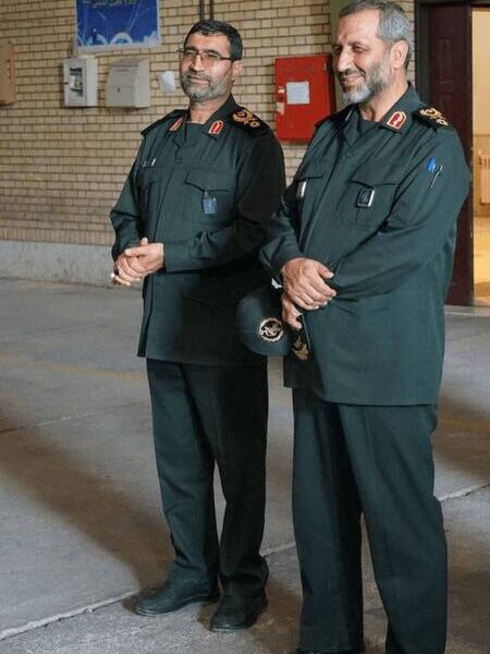 شخصیت ناشناس دیوارنگاره میدان ولیعصر را بشناسید+ عکس شخصیت ناشناس دیوارنگاره میدان ولیعصر را بشناسید+ عکس