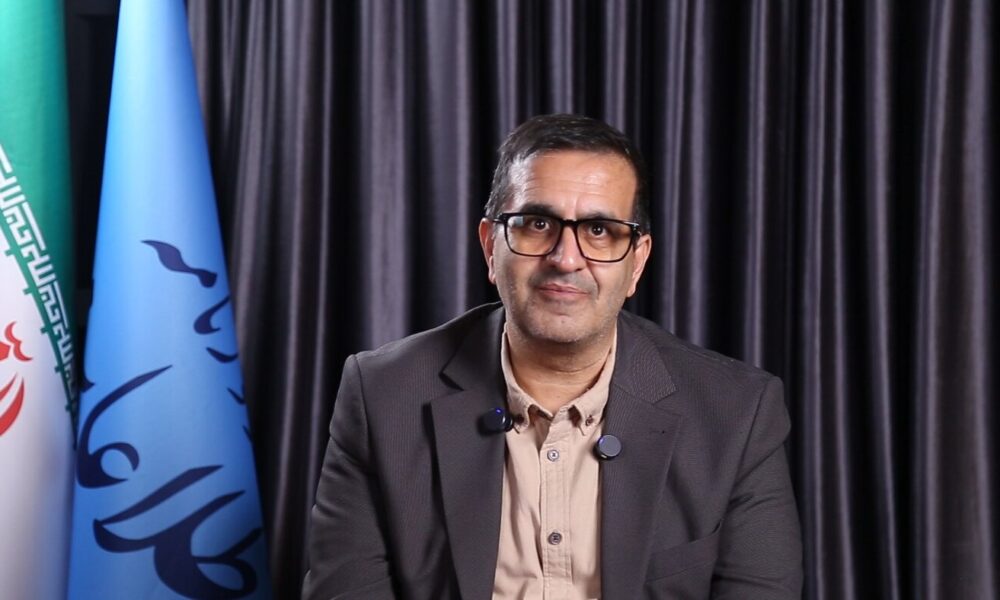 روزانه چند نفر با دفتر رئیس‌جمهور تماس می‌گیرند؟/ در سفر کرمانشاه ۷۰هزار نامه داشتیم