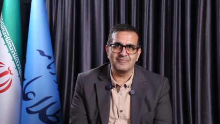 روزانه چند نفر با دفتر رئیس‌جمهور تماس می‌گیرند؟/ در سفر کرمانشاه ۷۰هزار نامه داشتیم