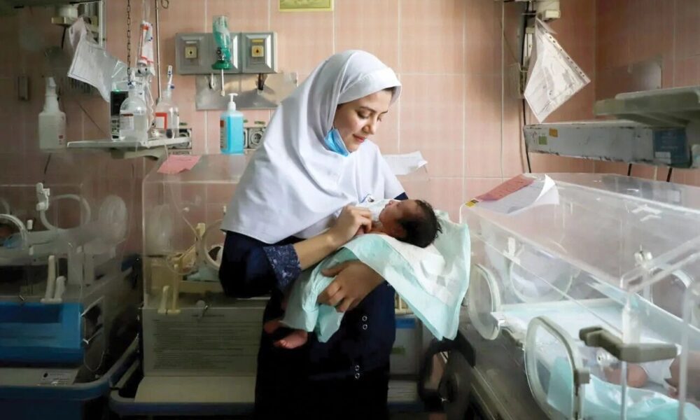 جوانان با این مشکلات به فرزندآوری فکر هم نمی‌کنند