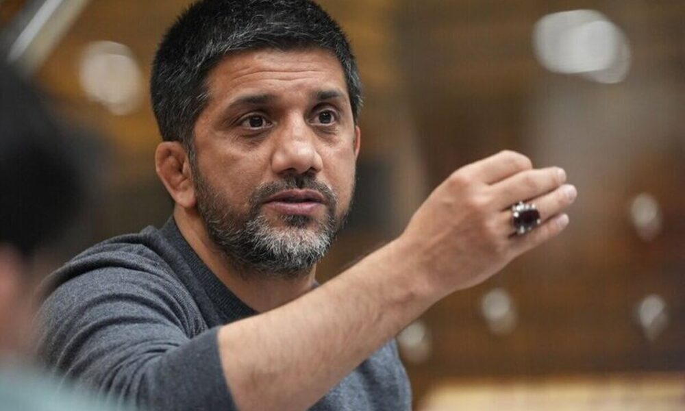 حرکت خاص علیرضا دبیر در ریاض؛ شمشیربازی به جای کشتی! +ویدیو