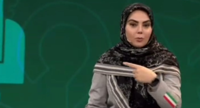 مجری زن صداوسیما روی آنتن زنده از خجالت بازیکنان تیم ملی درآمد +ویدیو