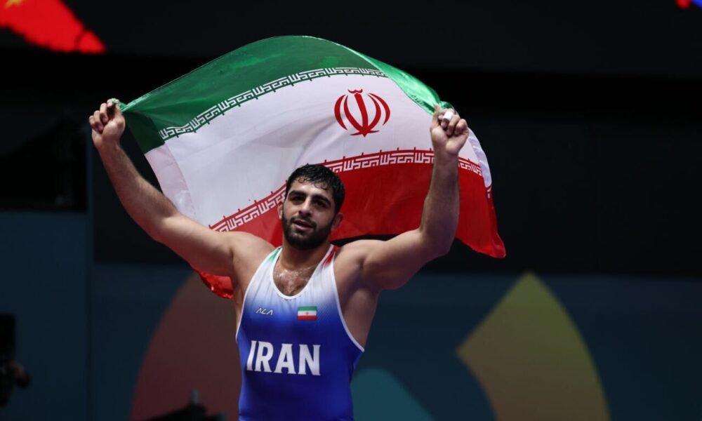 ساروی نشان طلای کشتی فرنگی را ضرب کرد +ویدیو