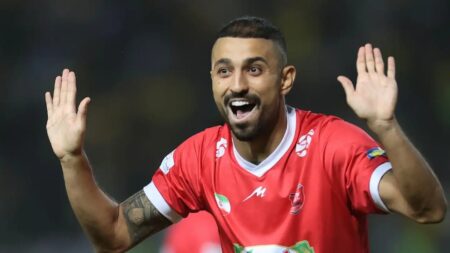 اقدام زیبای یک پرسپولیسی به خاطر دختر موتورسواری که دچار حادثه شده بود