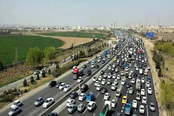 ترافیک سنگین در جاده‌های کشور/ احتمال اعمال محدودیت تردد در محورهای شمالی وجود دارد