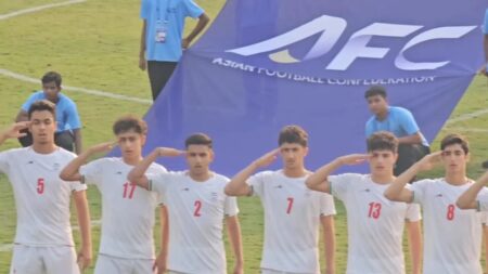 سلام نظامی بازیکنان ایران قبل از نبرد آسیایی را تماشا کنید +ویدیو